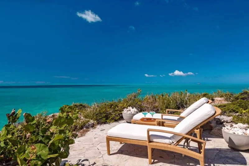 Luxury Oceanfront Villa, photograph 2