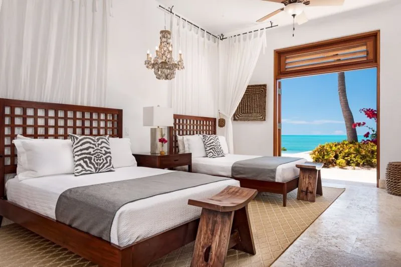 Luxury Oceanfront Villa, 4-bedroom villa for sale in Providenciales, Turks & Caicos - photograph 13