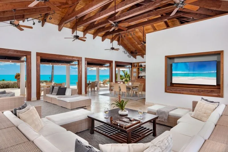 Luxury Oceanfront Villa, 4-bedroom villa for sale in Providenciales, Turks & Caicos - photograph 16