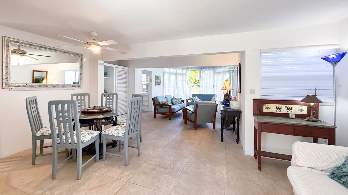 Holetown Townhouse | Steps from Limegrove, 2-bedroom townhouse for rent in St James, Barbados - photograph 5