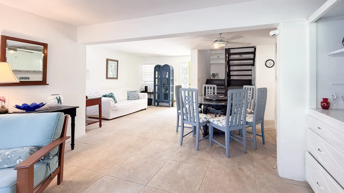 Holetown Townhouse | Steps from Limegrove, 2-bedroom townhouse for rent in St James, Barbados - photograph 9