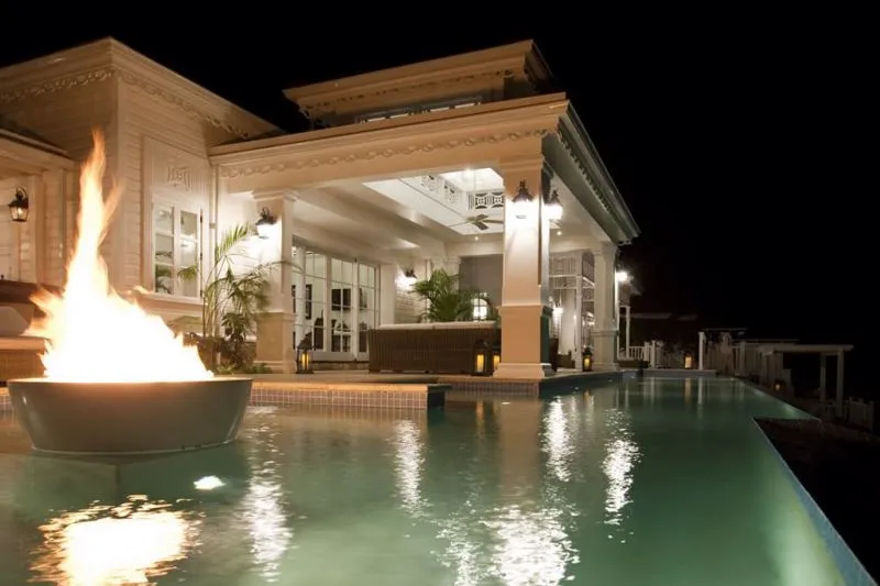 Waterfront Four Bedroom Residence, photograph 6