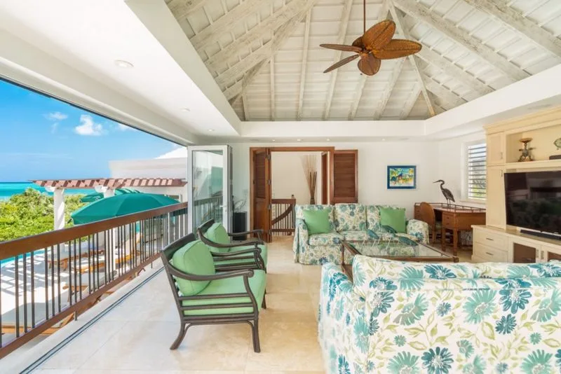 Ultra Luxury Beachfront Home, 6-bedroom villa for sale in Grace Bay, Turks & Caicos - photograph 10