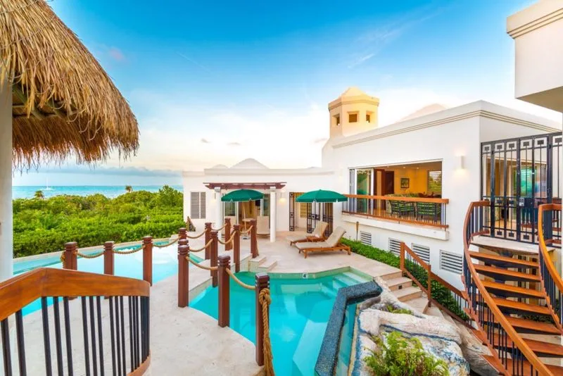Ultra Luxury Beachfront Home, 6-bedroom villa for sale in Grace Bay, Turks & Caicos - photograph 6