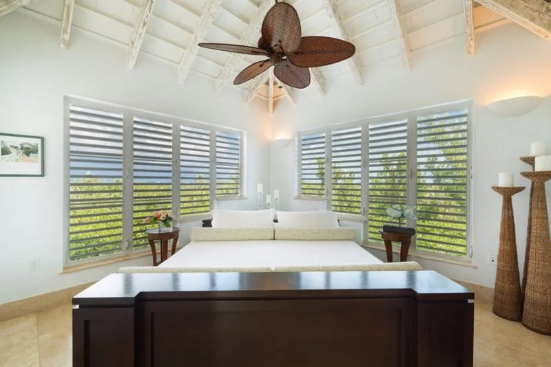 Ultra Luxury Beachfront Home, 6-bedroom villa for sale in Grace Bay, Turks & Caicos - photograph 7