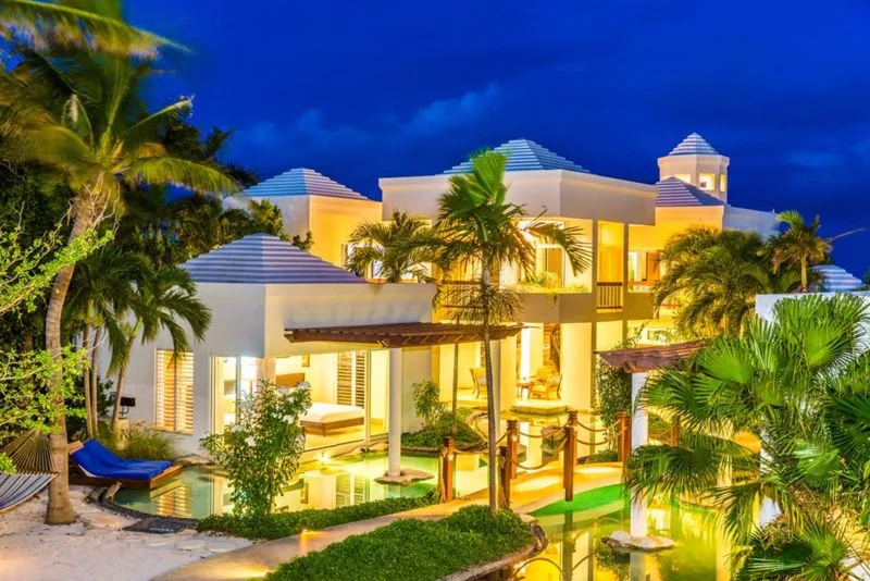 Ultra Luxury Beachfront Home, 6-bedroom villa for sale in Grace Bay, Turks & Caicos - photograph 14