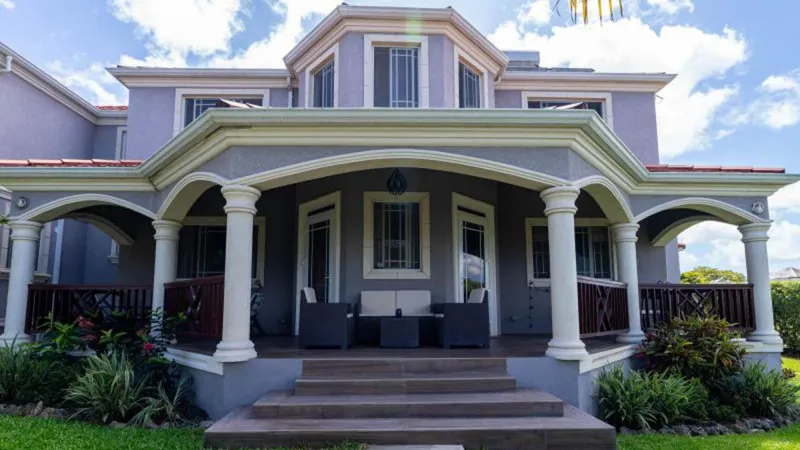 Halls Villa, photograph 2
