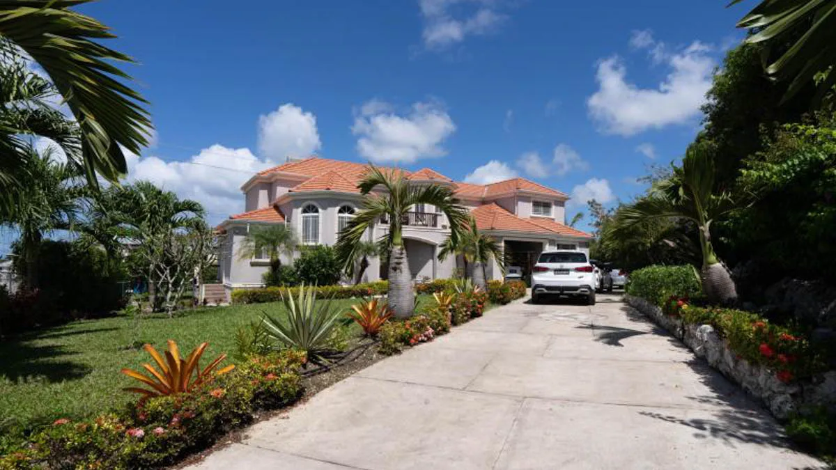 Halls Villa | West Coast Refined Residence, 4-bedroom villa for sale in St James, Barbados - photograph 5