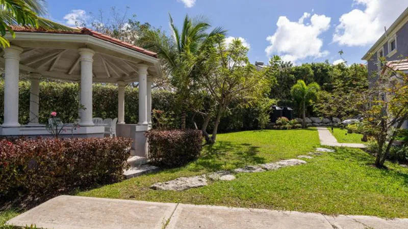 Halls Villa, photograph 6