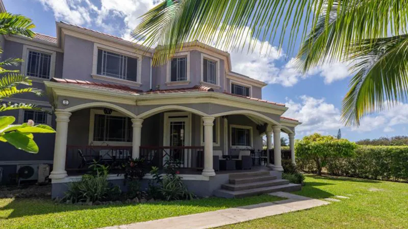 Halls Villa, photograph 7