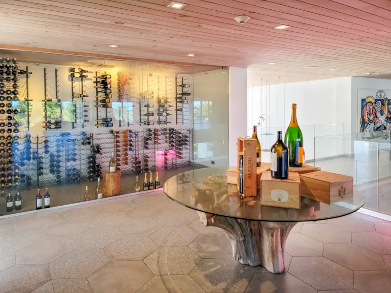 Penthouse 3301, photograph 4
