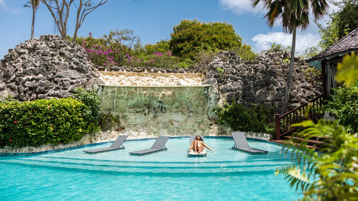 Claridges 5 | Luxury & Comfort for A Perfect Vacation in Barbados, 3-bedroom villa for rent in St James, Barbados - photograph 5