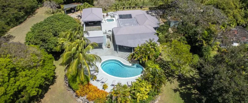 Phoenix Villa, photograph 2