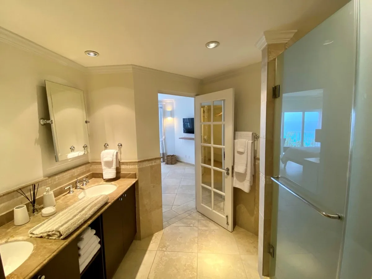Sapphire Beach No 403 - Dover Beach, 2-bedroom apartment for rent in Christ Church, Barbados - photograph 18