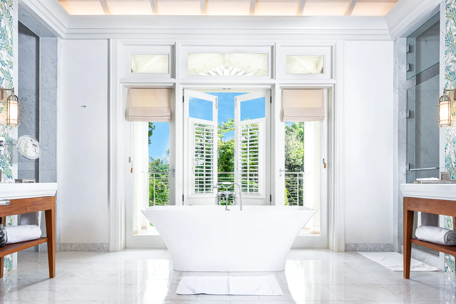 Villa Tamarindo | Iconic Beachfront Retreat, 5-bedroom villa for rent in St James, Barbados - photograph 13