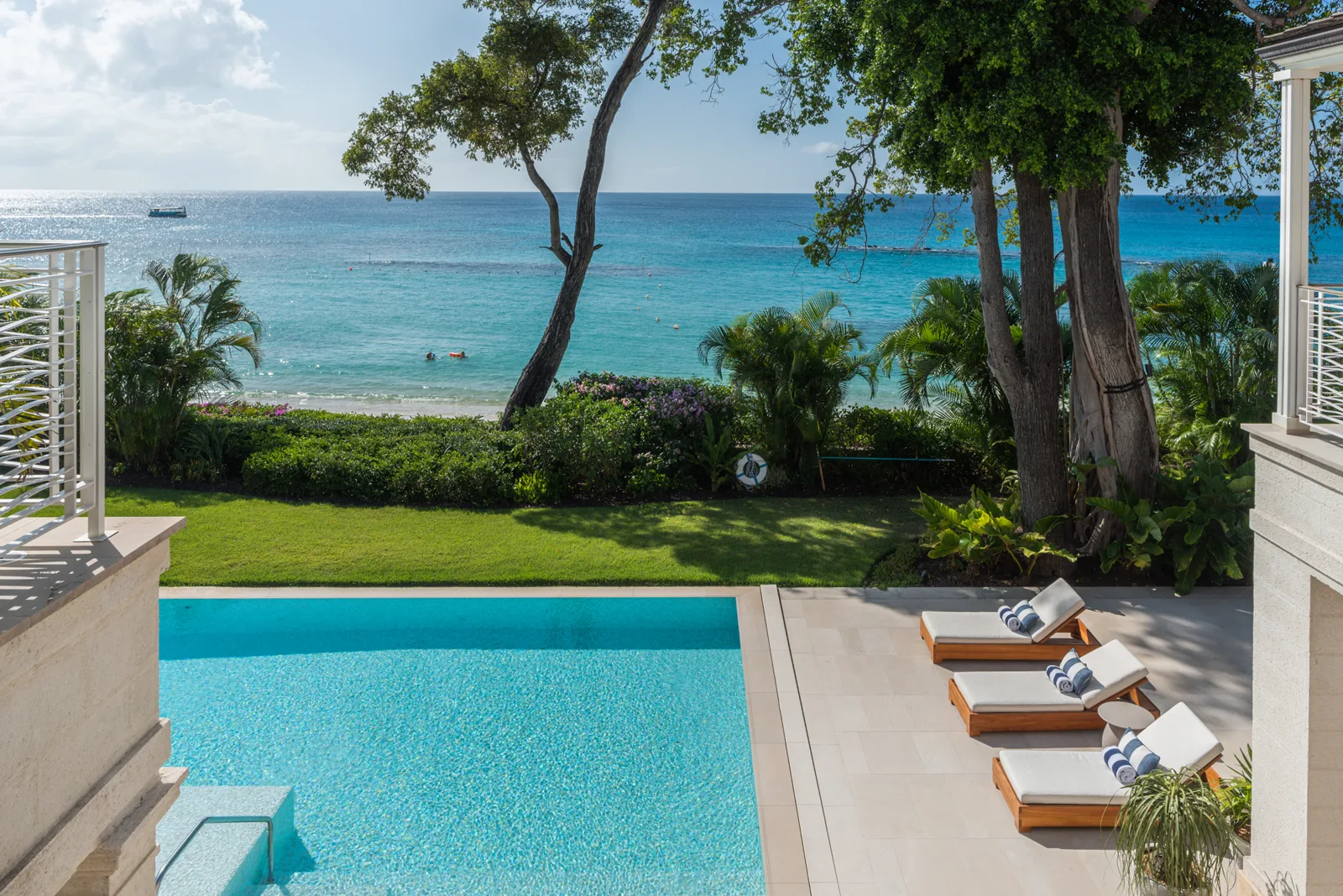 Villa Tamarindo | Iconic Beachfront Retreat, 5-bedroom villa for rent in St James, Barbados - photograph 15