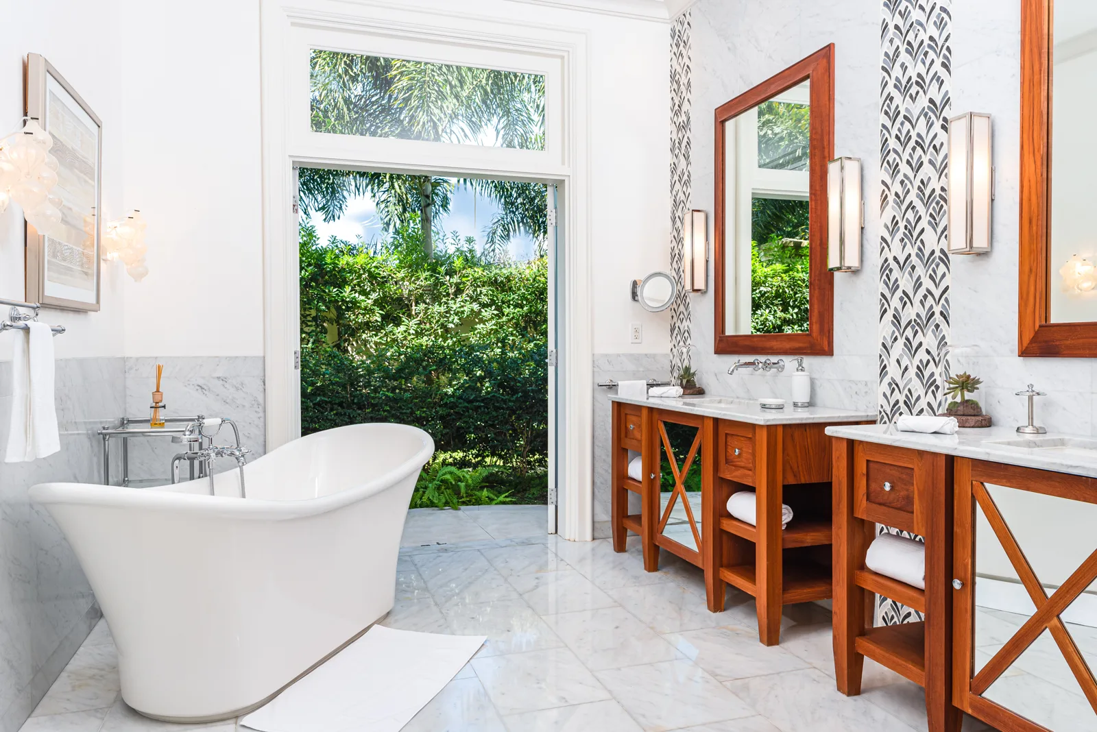 Villa Tamarindo | Iconic Beachfront Retreat, 5-bedroom villa for rent in St James, Barbados - photograph 22
