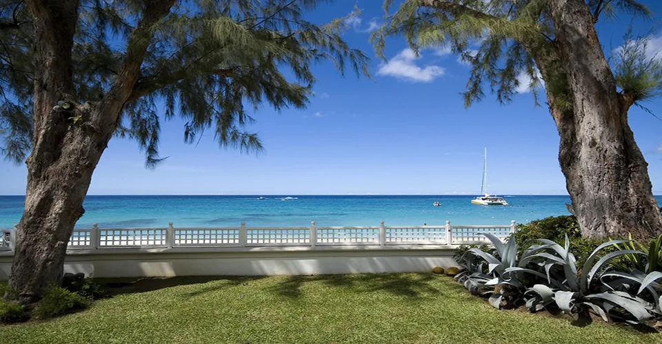 Sundance, Old Trees 3 - Paynes Bay Beach, 2-bedroom apartment for rent in St James, Barbados - photograph 2