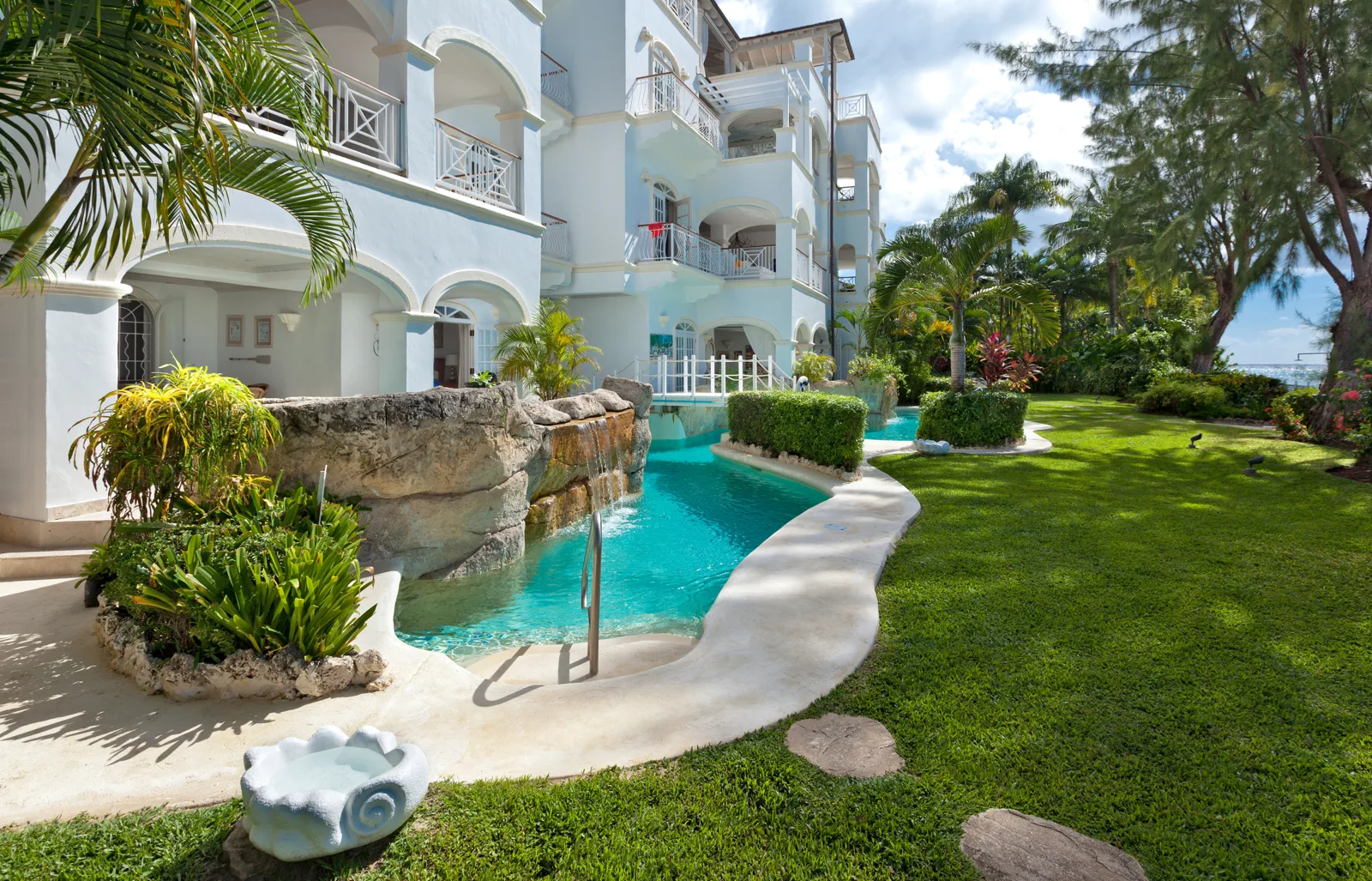 Sundance, Old Trees 3 - Paynes Bay Beach, 2-bedroom apartment for rent in St James, Barbados - photograph 4