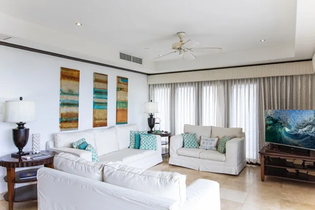 Coral Cove 1 - Paynes Bay Beach, 2-bedroom apartment for rent in St James, Barbados - photograph 2