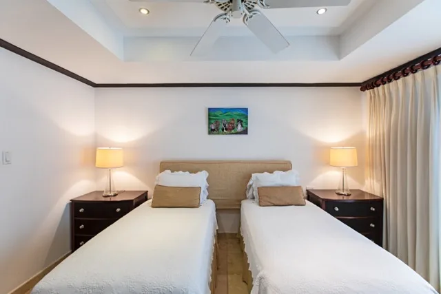 Coral Cove 1 - Paynes Bay Beach, 2-bedroom apartment for rent in St James, Barbados - photograph 16
