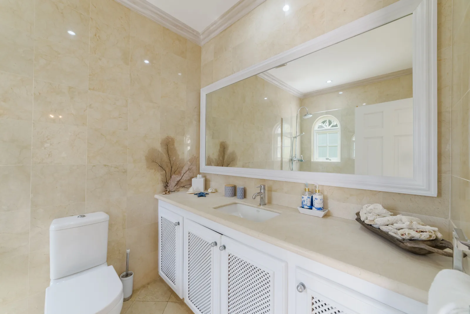 Sugar Hill - Half Way Tree, 5-bedroom villa for rent in St James, Barbados - photograph 4