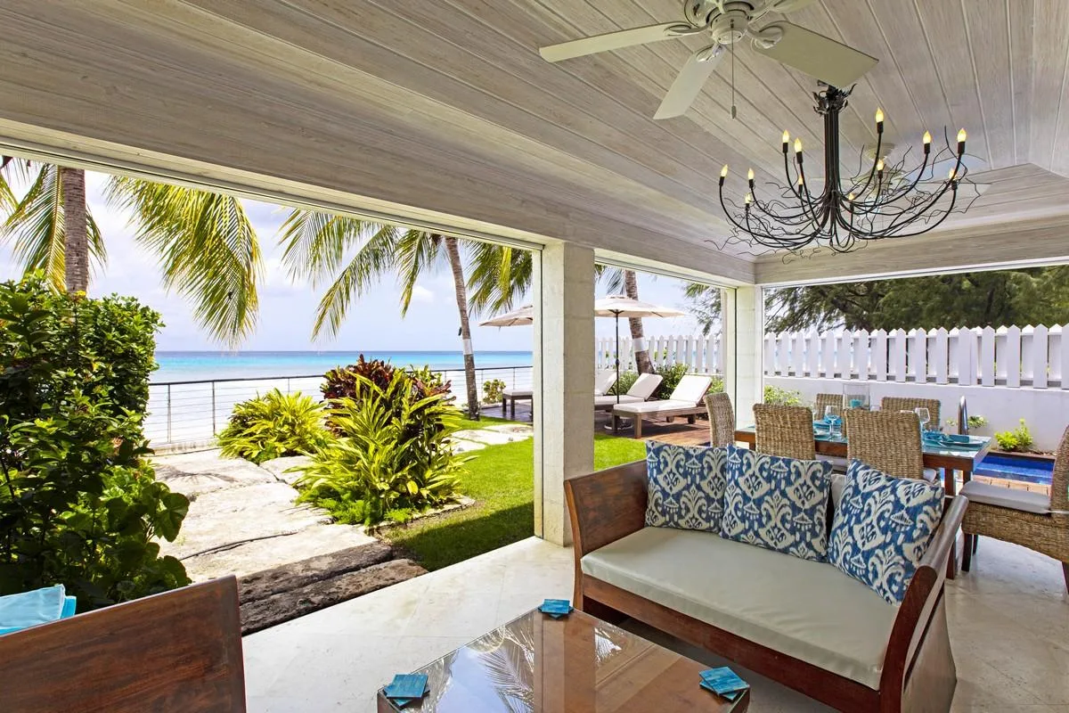 Radwood Beach House 2 - Fitts Village, 3-bedroom villa for rent in St James, Barbados