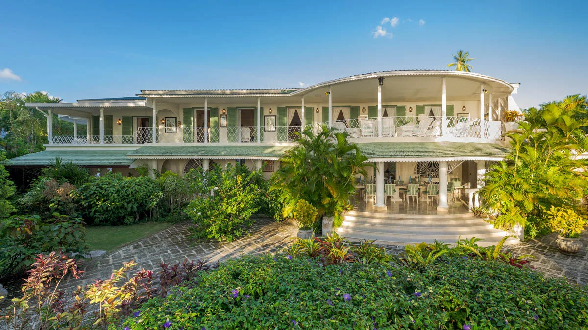 St Helena | Iconic Beachfront Holiday Villa, 8-bedroom villa for rent in St James, Barbados - photograph 2