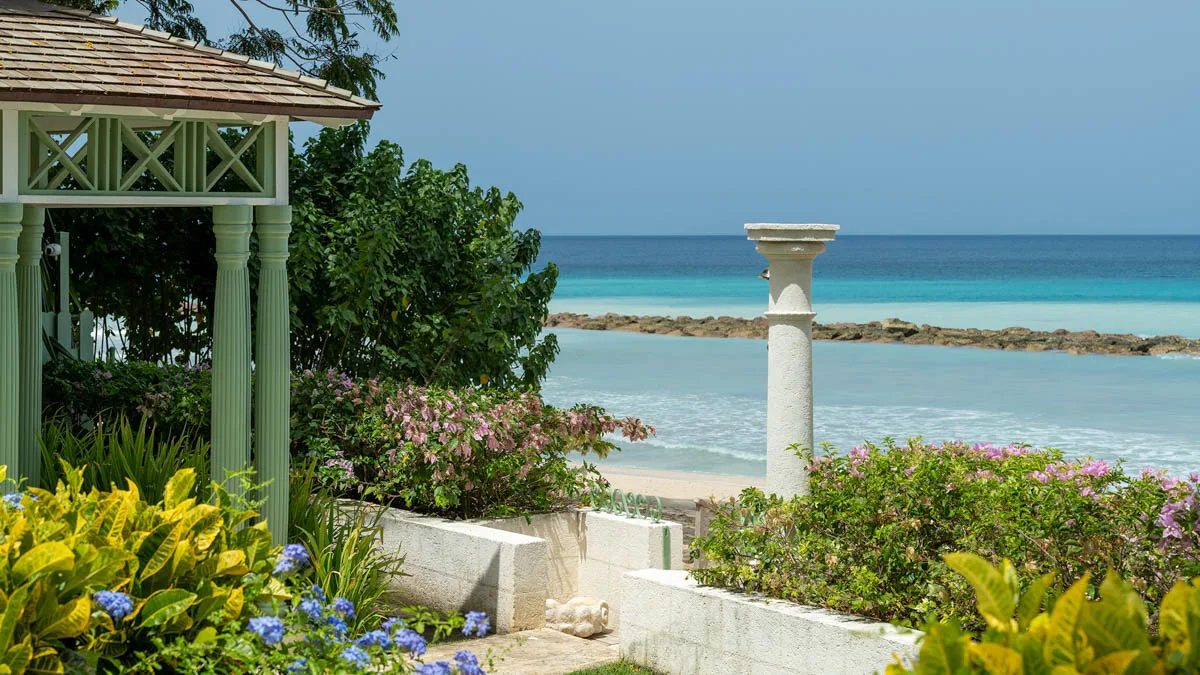 St Helena | Iconic Beachfront Holiday Villa, 8-bedroom villa for rent in St James, Barbados - photograph 3