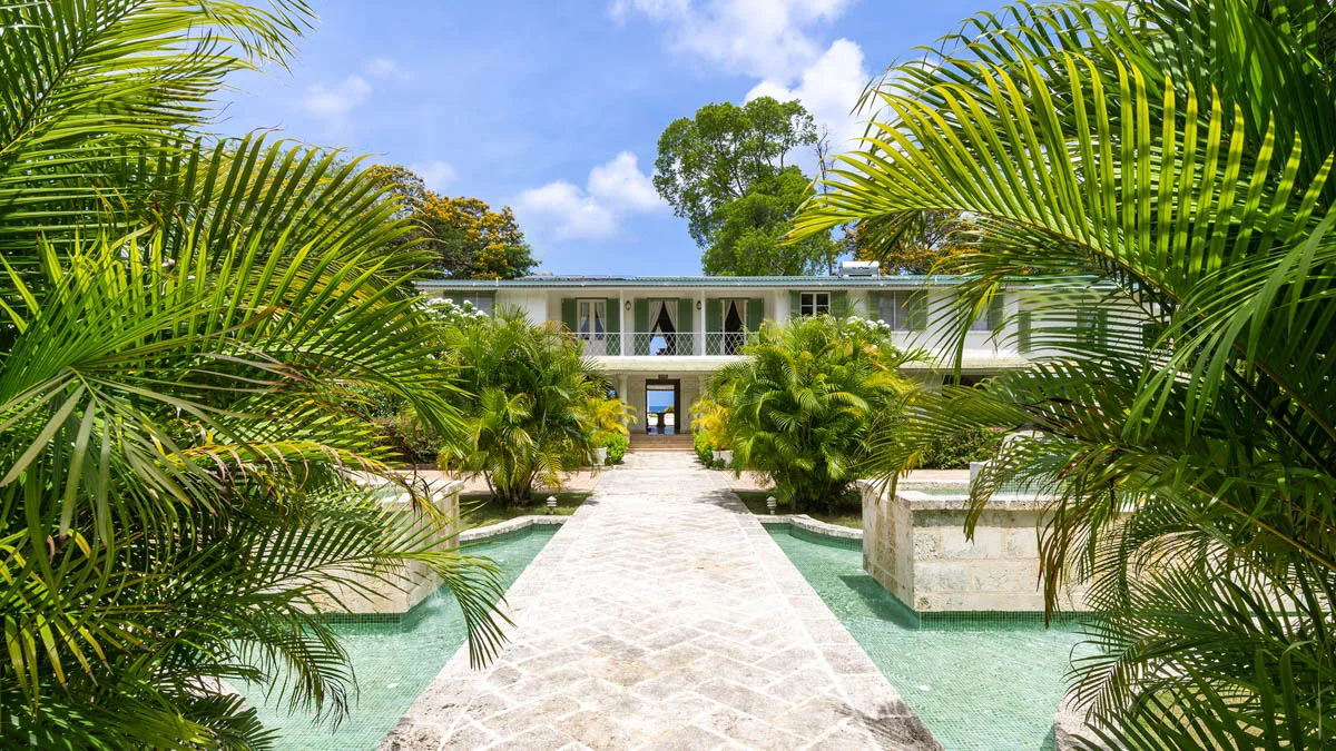St Helena | Iconic Beachfront Holiday Villa, 8-bedroom villa for rent in St James, Barbados - photograph 6
