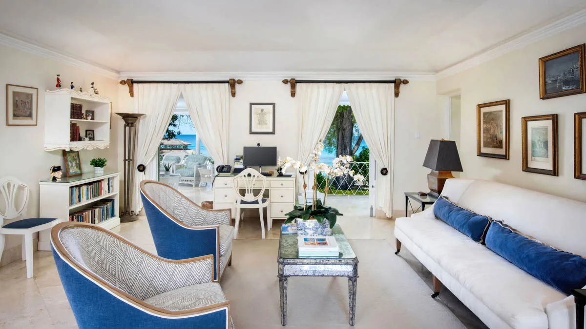St Helena | Iconic Beachfront Holiday Villa, 8-bedroom villa for rent in St James, Barbados - photograph 10