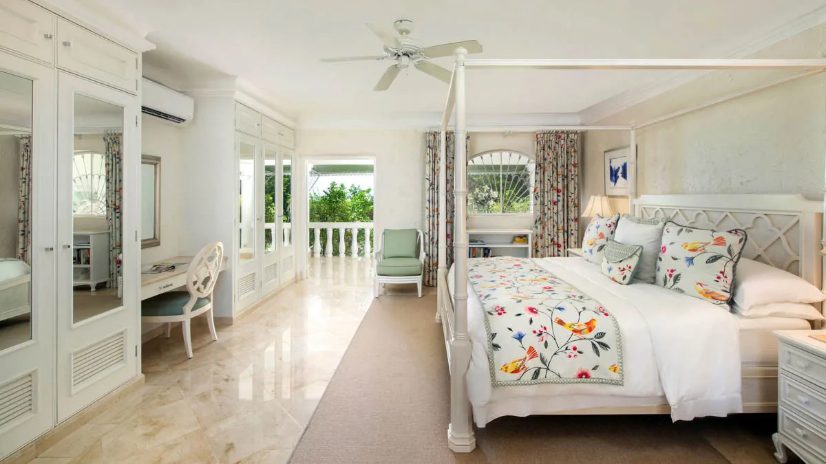 St Helena | Iconic Beachfront Holiday Villa, 8-bedroom villa for rent in St James, Barbados - photograph 16