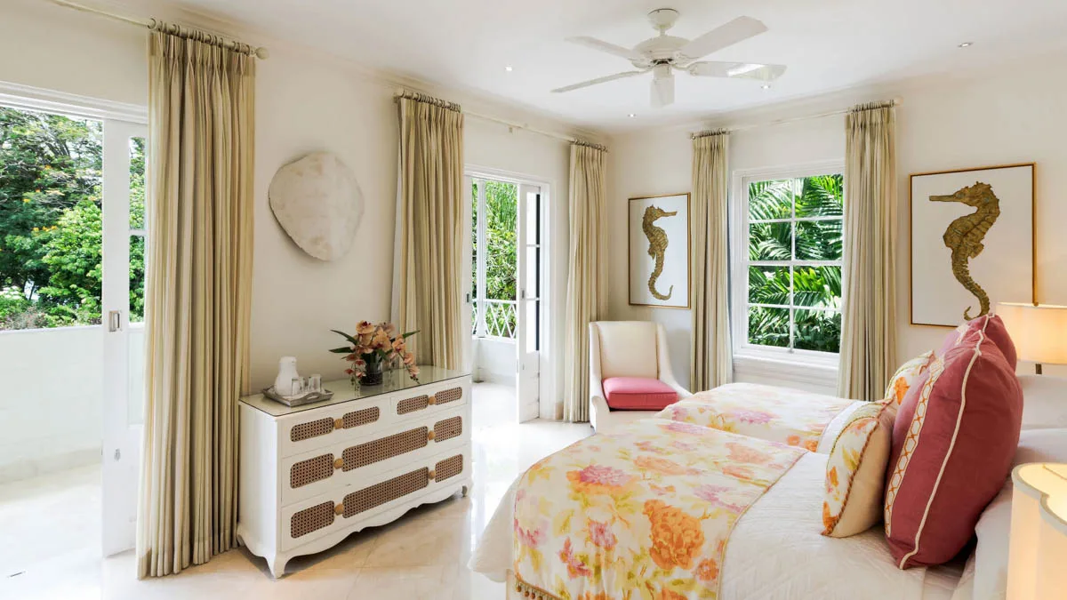 St Helena | Iconic Beachfront Holiday Villa, 8-bedroom villa for rent in St James, Barbados - photograph 19