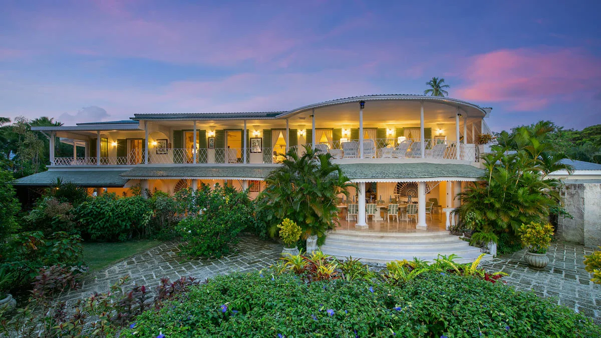 St Helena | Iconic Beachfront Holiday Villa, 8-bedroom villa for rent in St James, Barbados - photograph 21