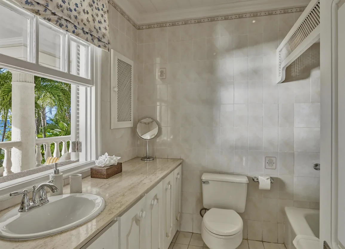 New Mansion - Paynes Bay, 4-bedroom villa for rent in St James, Barbados - photograph 9