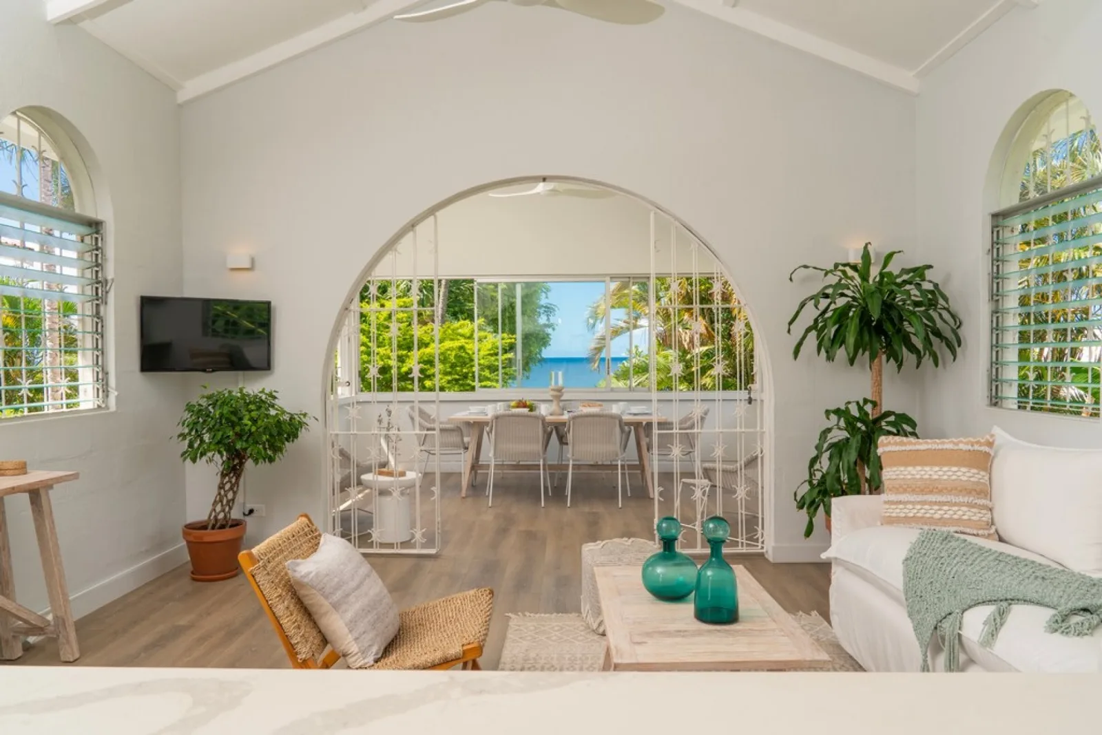 Secret Cove 2 | Caribbean Beach House Vacation in Paynes Bay, 2-bedroom villa for rent in St James, Barbados - photograph 9