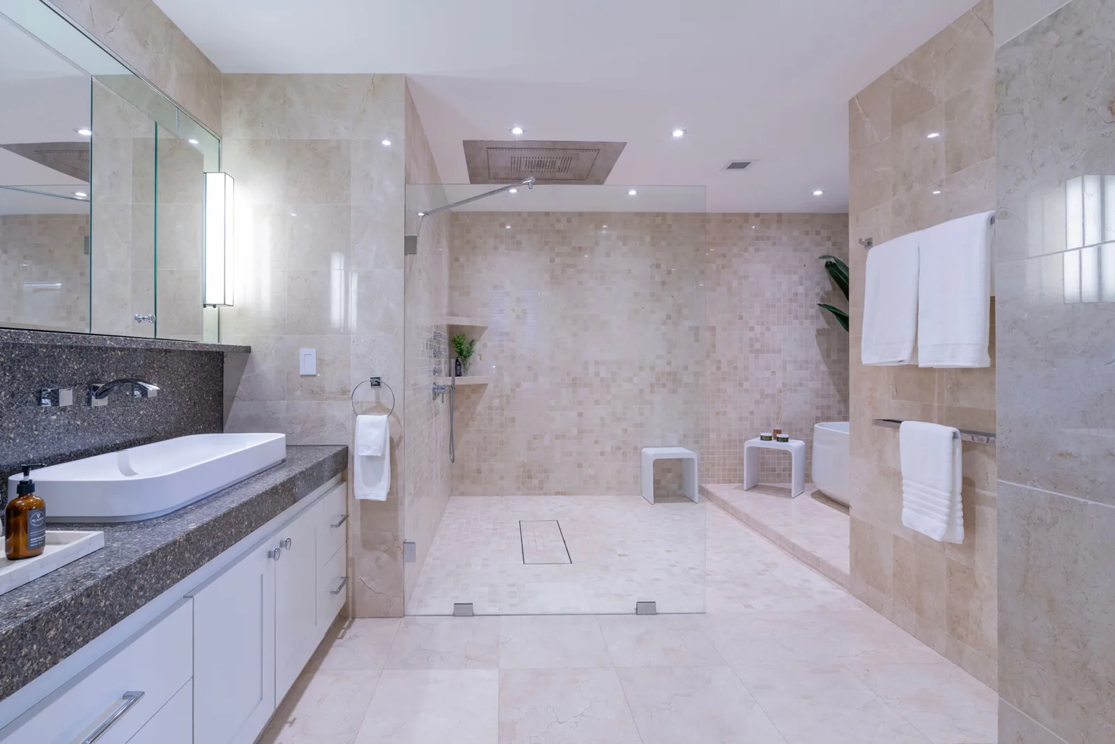 Casa P, Portico - Prospect, 3-bedroom apartment for rent in St James, Barbados - photograph 11