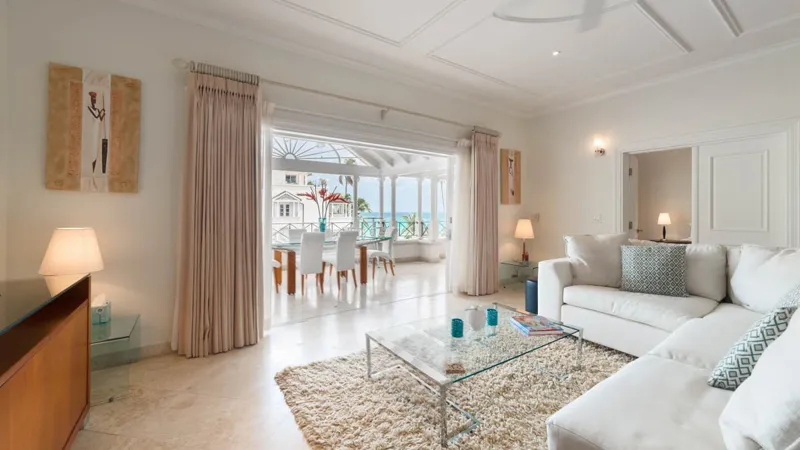 Penthouse 303, photograph 8