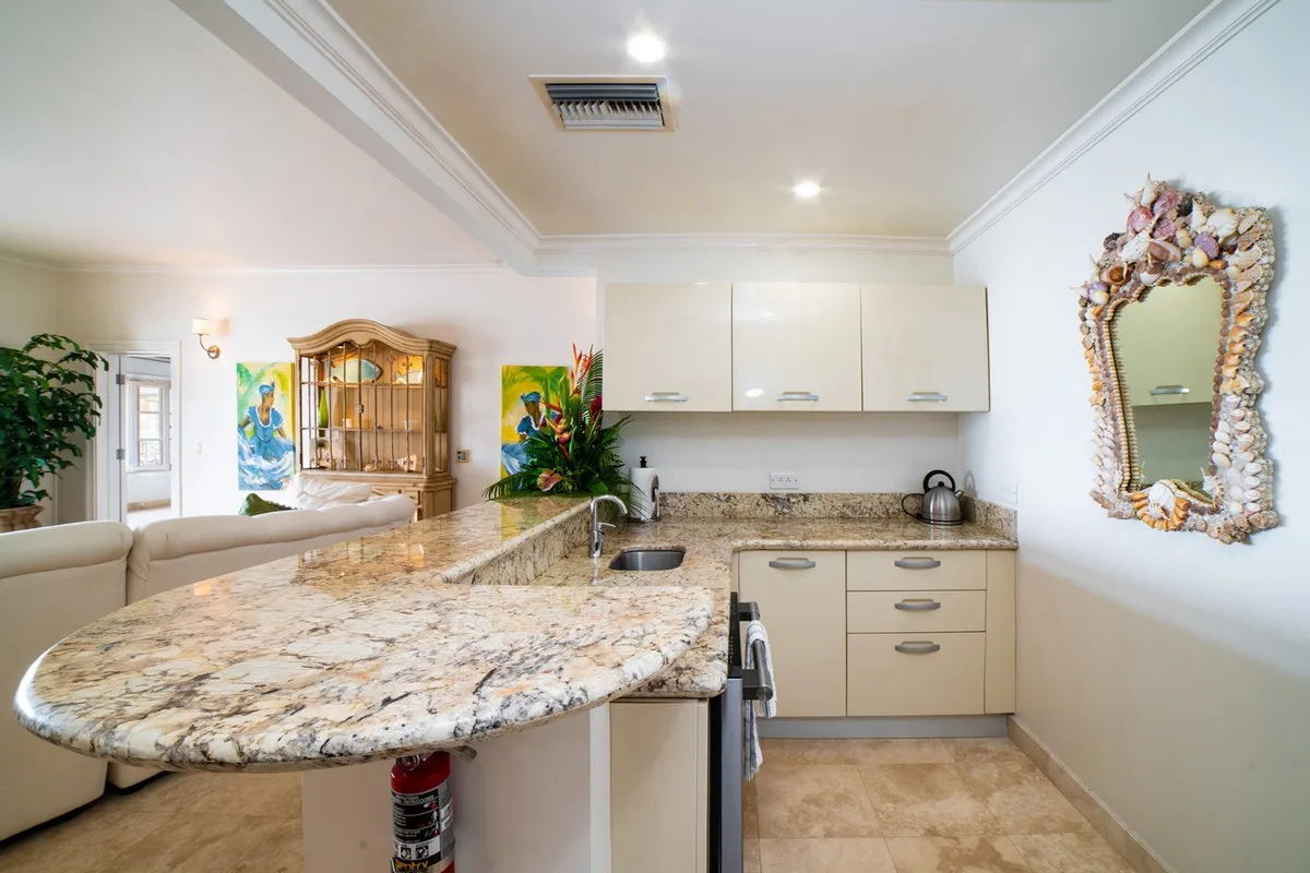 Schooner Bay Penthouse No.305, 5-bedroom apartment for rent in St Peter, Barbados - photograph 8