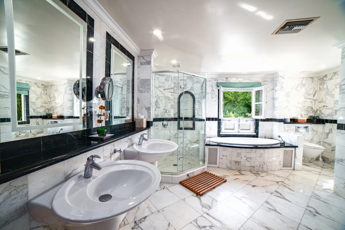 Schooner Bay Penthouse No.305, 5-bedroom apartment for rent in St Peter, Barbados - photograph 12