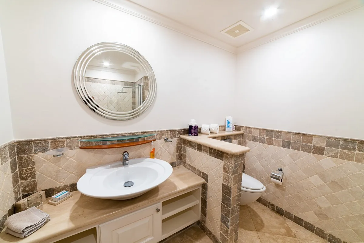 Schooner Bay Penthouse No.305, 5-bedroom apartment for rent in St Peter, Barbados - photograph 15