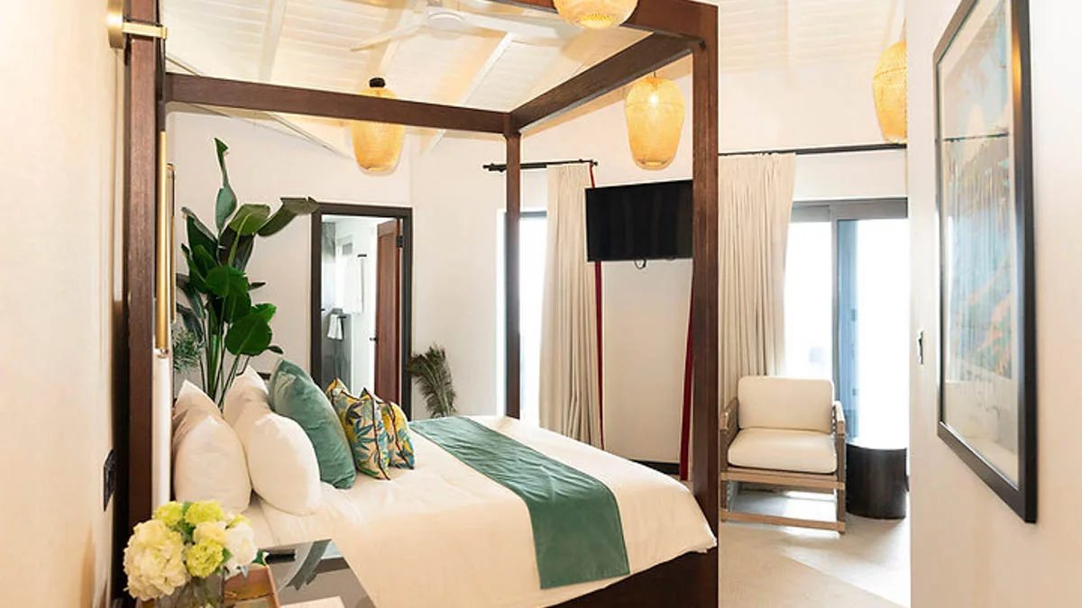 Villa Ocean 15 | Oceanfront Infinity Pool, 4-bedroom villa for sale in St Mary, Antigua & Barbuda - four-poster bedroom