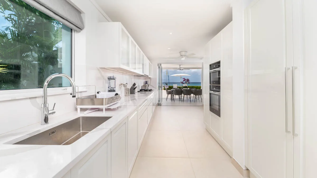 Blue Oyster | Elegant Beachfront Villa, 5-bedroom villa for sale in St James, Barbados - photograph 9