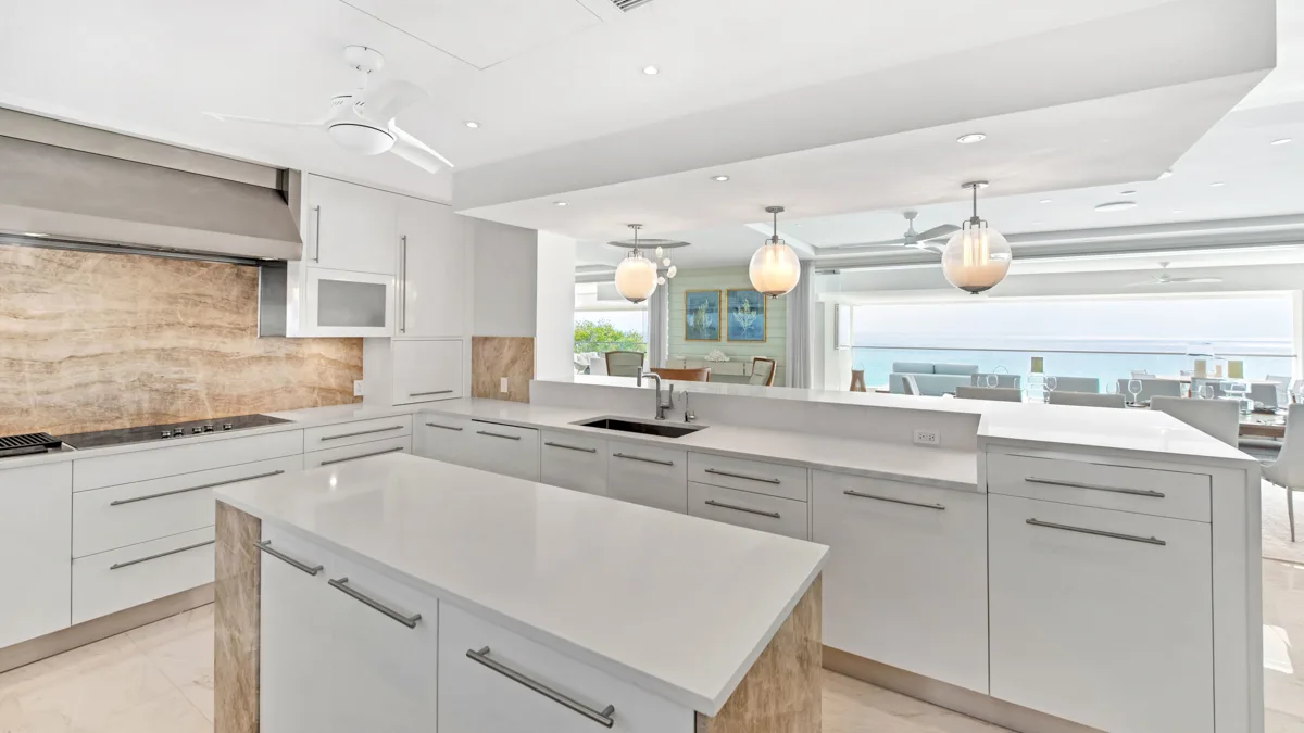 Portico 5 - 6 | Tigre del Mar - A Rare Dual-Residence, 6-bedroom apartment for sale in St James, Barbados - photograph 6