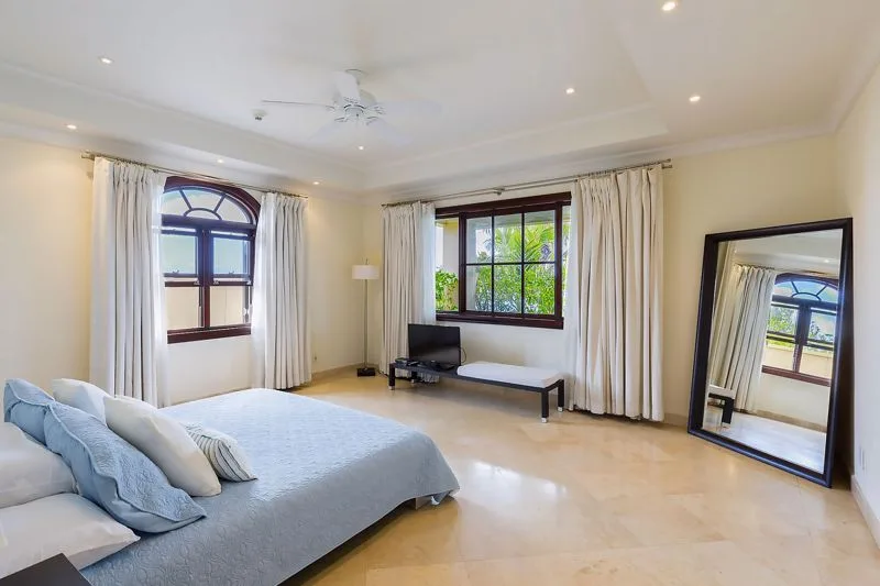 Sandy Cove 201 | Paradise - Luxury Holiday Apartment, 3-bedroom apartment for rent in St James, Barbados - photograph 10