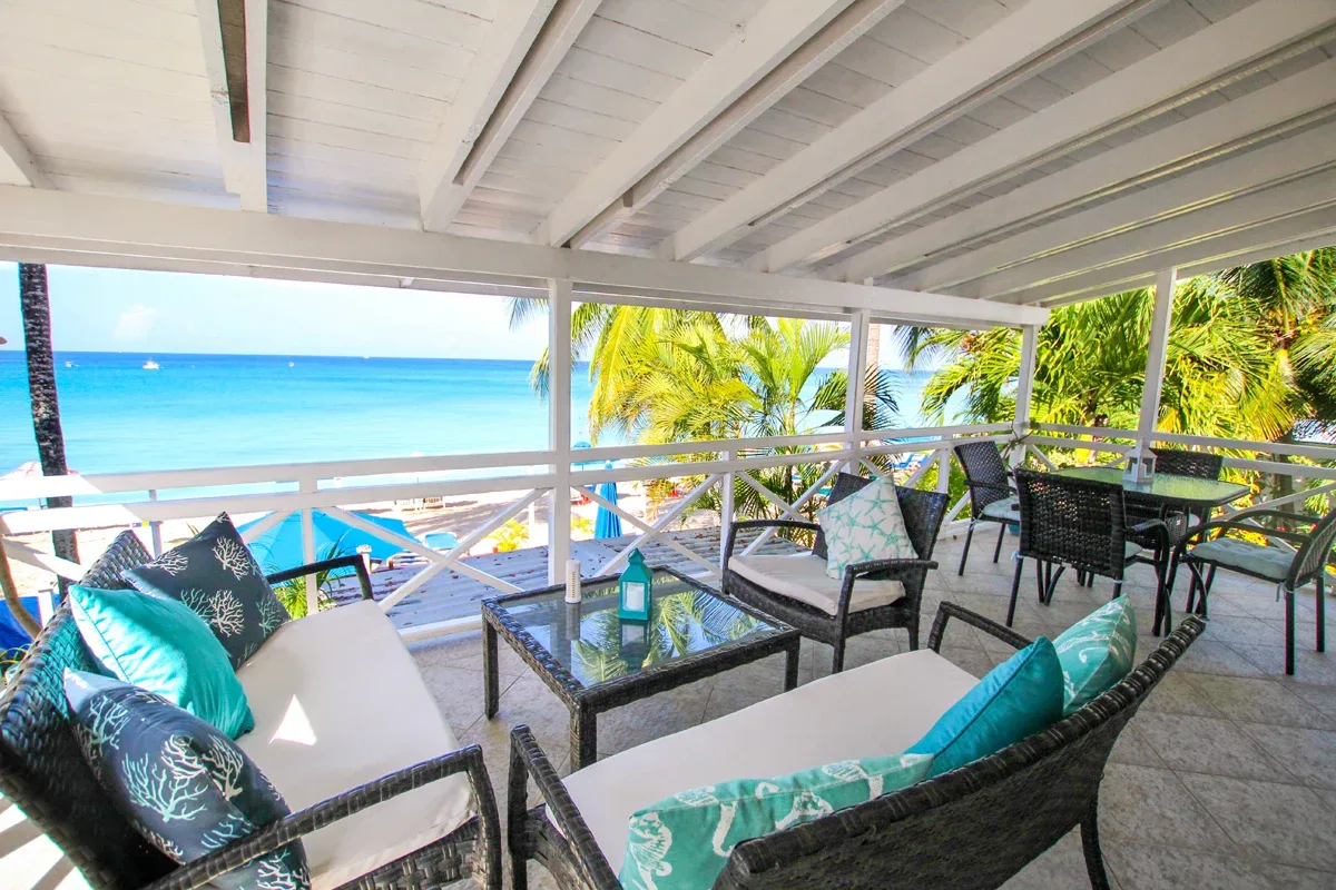 Bora Bora Upper - Paynes Bay, 2-bedroom apartment for rent in St James, Barbados