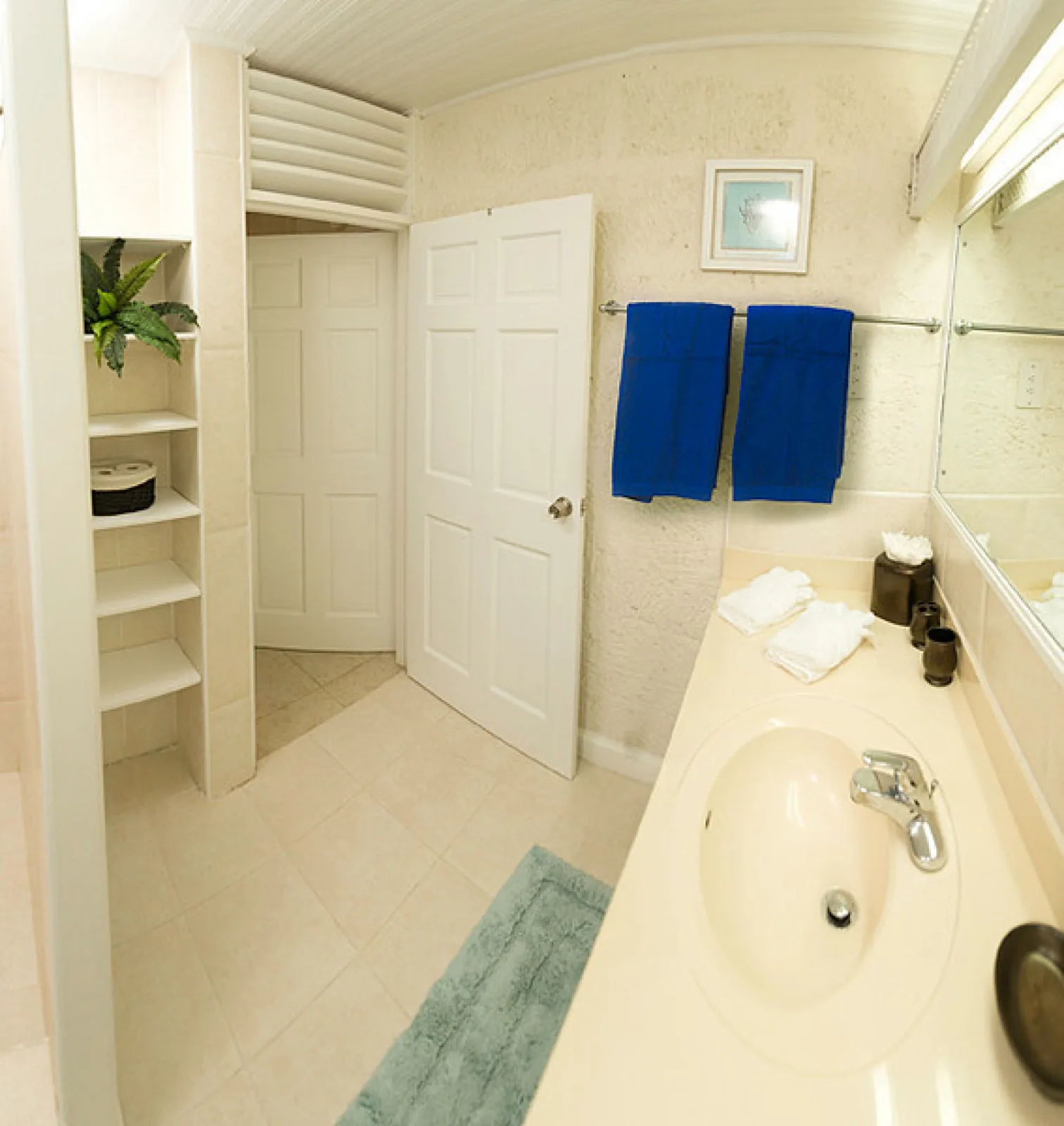 Bora Bora Upper - Paynes Bay, 2-bedroom apartment for rent in St James, Barbados - photograph 12