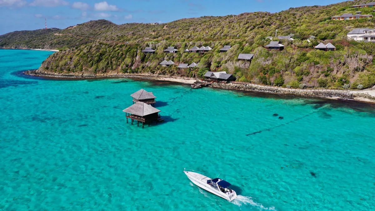 Mandarin Oriental Canouan | Lagoon Villa - Ocean View Luxury Residence in St Vincent & The Grenadines, 4-bedroom villa for sale in Canouan, St Vincent & The Grenadines - photograph 2