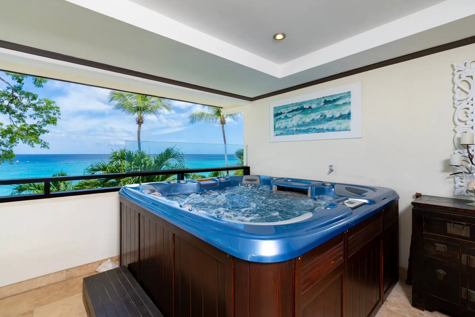 Life’s a Beach, Coral Cove - Paynes Bay Beach, 3-bedroom apartment for rent in St James, Barbados - photograph 14