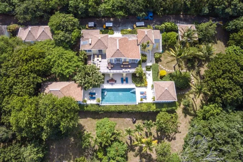 Yellow Bird, 3-bedroom villa for rent in Mustique, St Vincent & The Grenadines - photograph 6